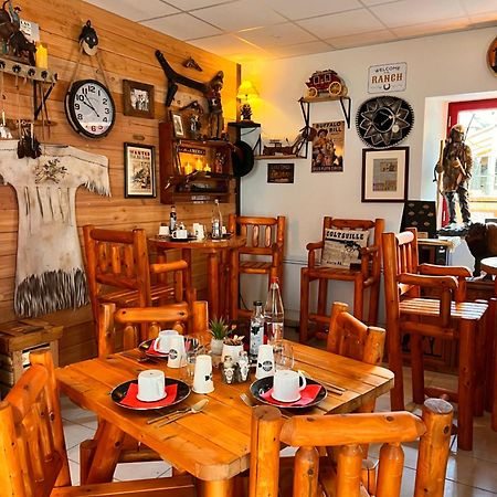 Hotel Le Ranch Brûlon Екстериор снимка