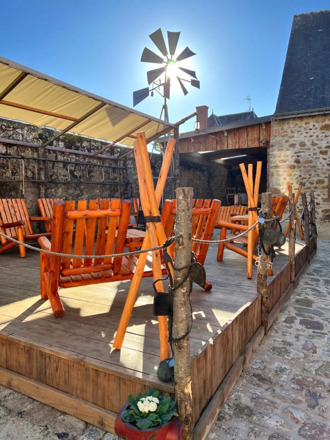 Hotel Le Ranch Brûlon Екстериор снимка