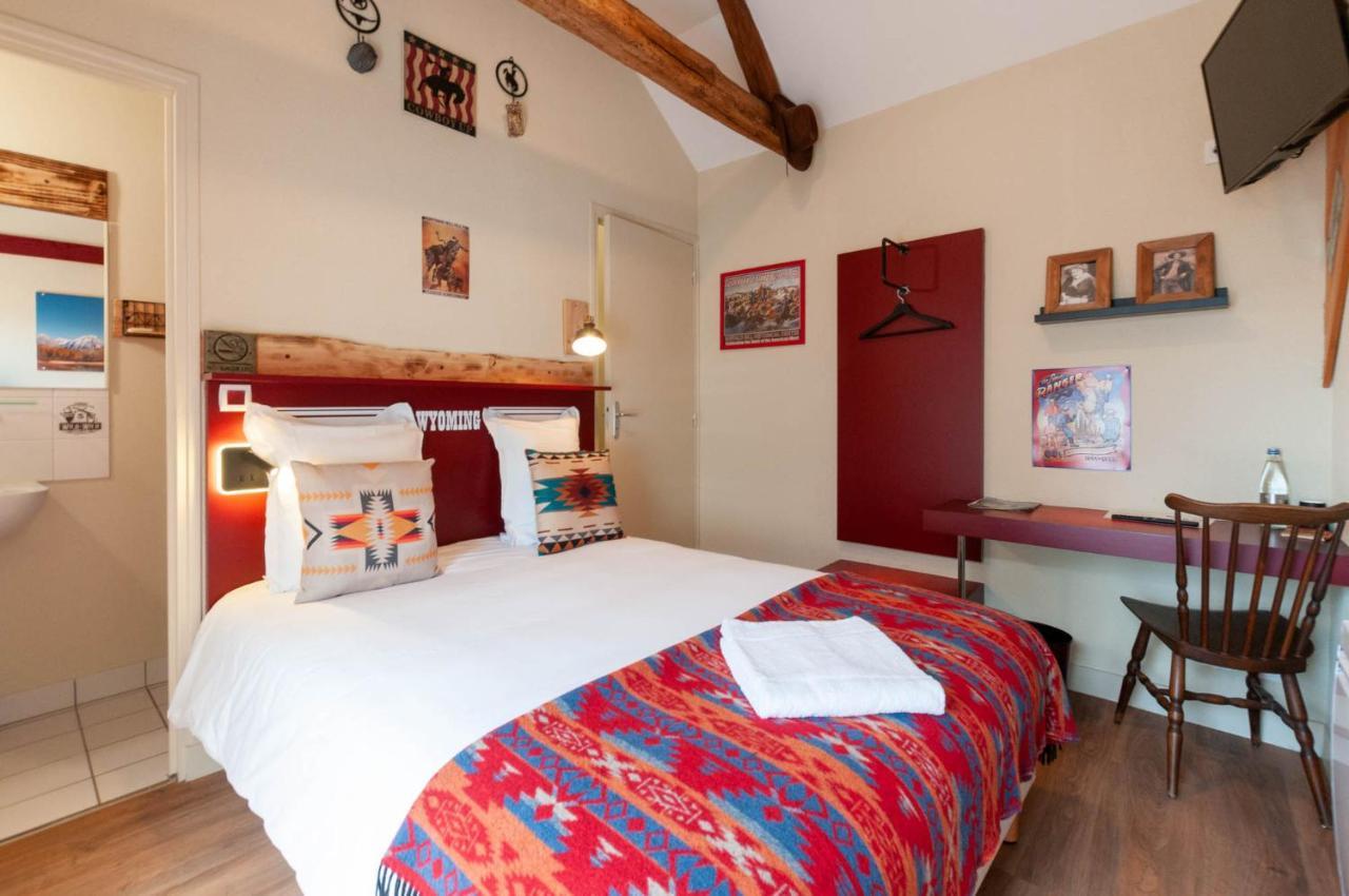 Hotel Le Ranch Brûlon Екстериор снимка