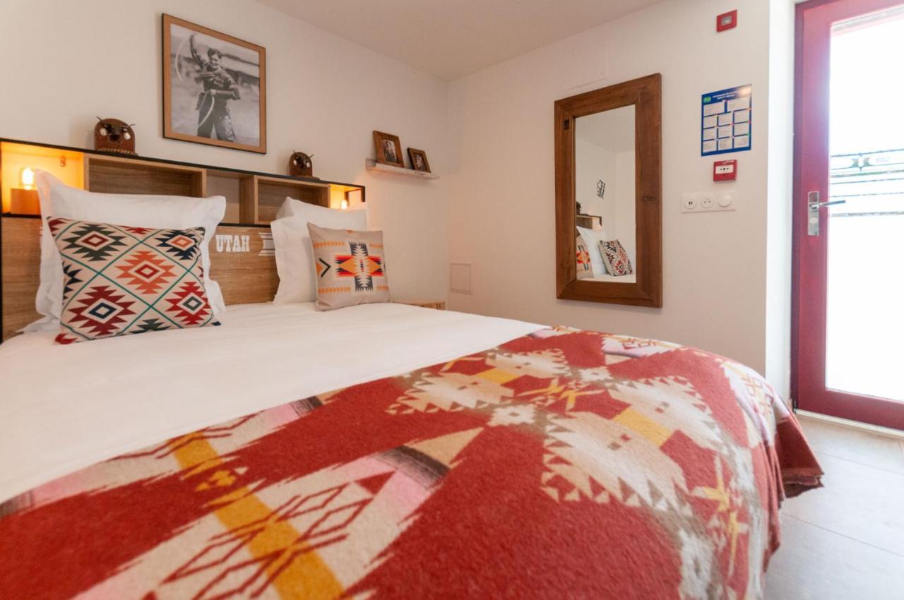 Hotel Le Ranch Brûlon Екстериор снимка