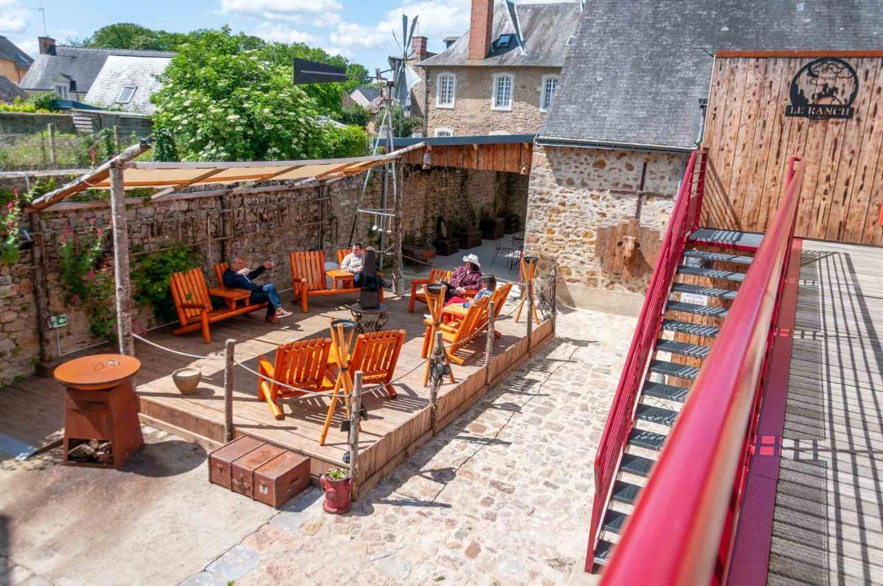 Hotel Le Ranch Brûlon Екстериор снимка