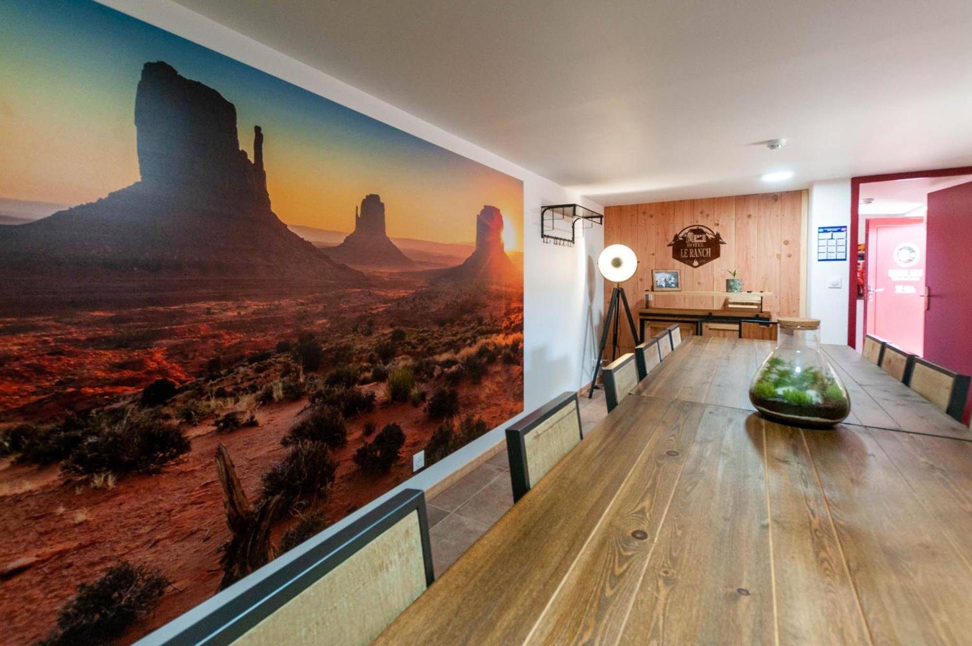 Hotel Le Ranch Brûlon Екстериор снимка