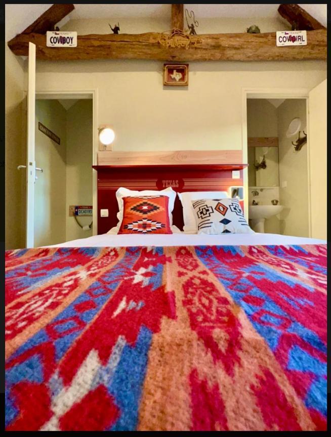 Hotel Le Ranch Brûlon Екстериор снимка