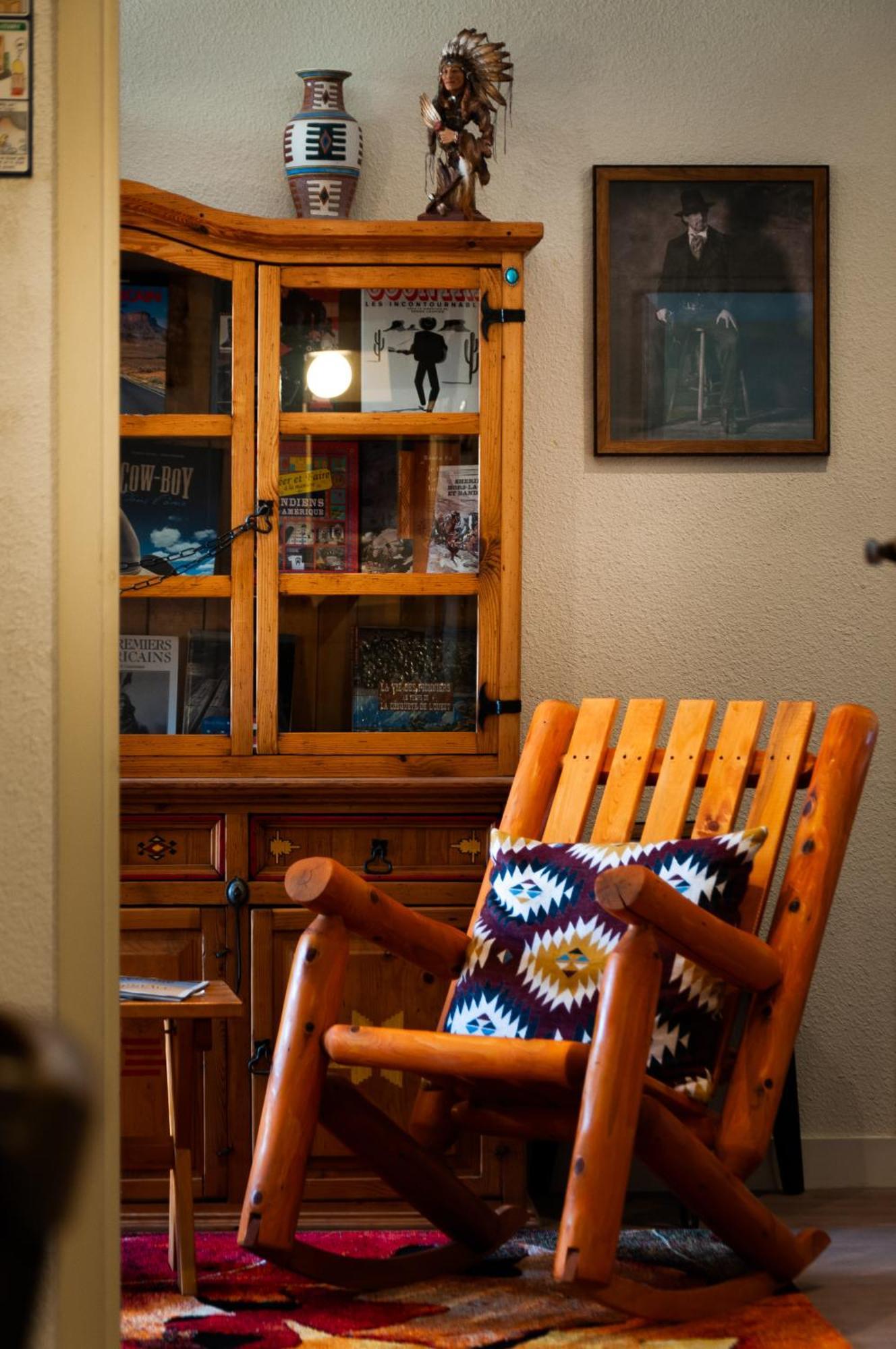 Hotel Le Ranch Brûlon Екстериор снимка