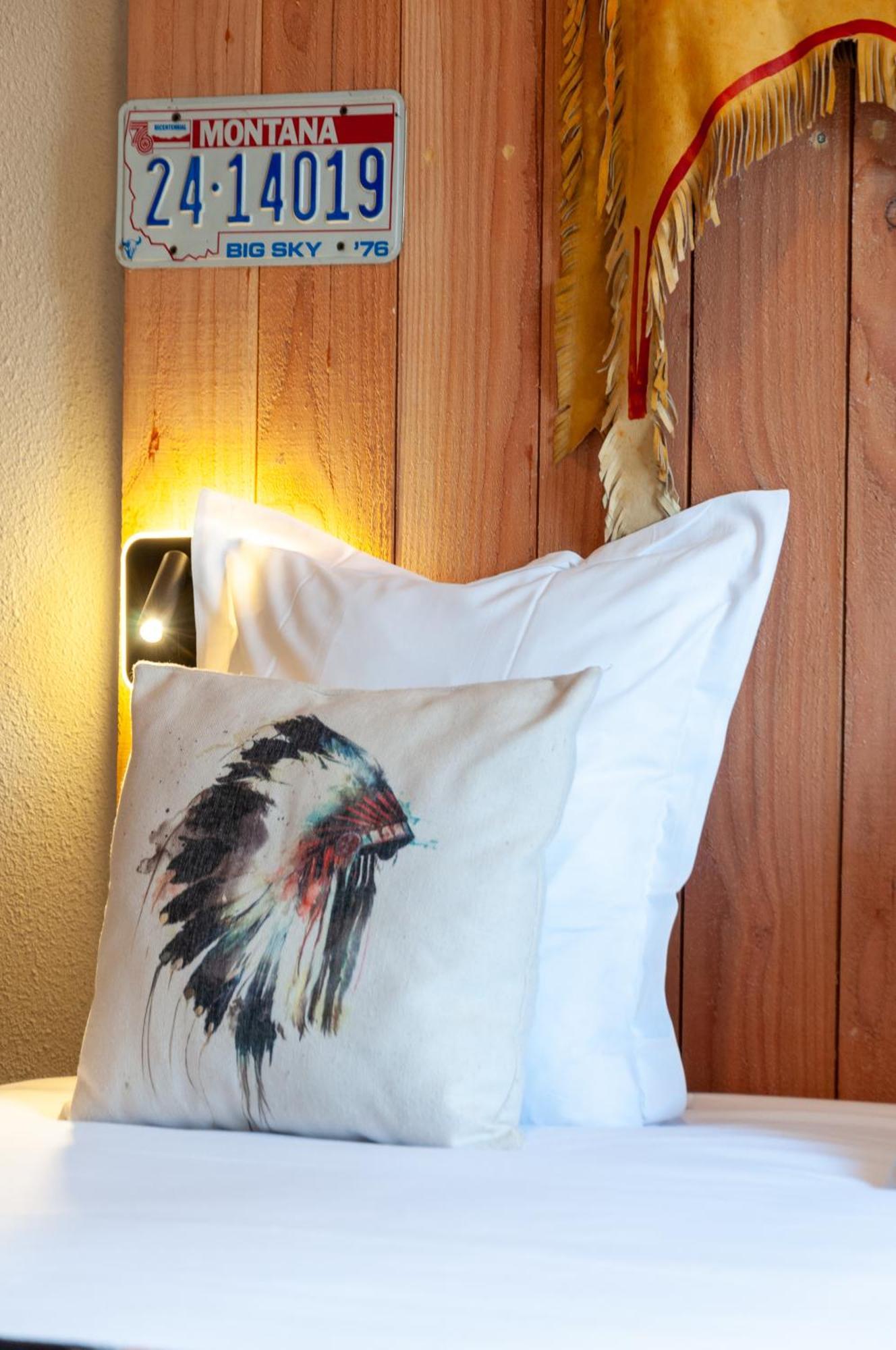 Hotel Le Ranch Brûlon Екстериор снимка