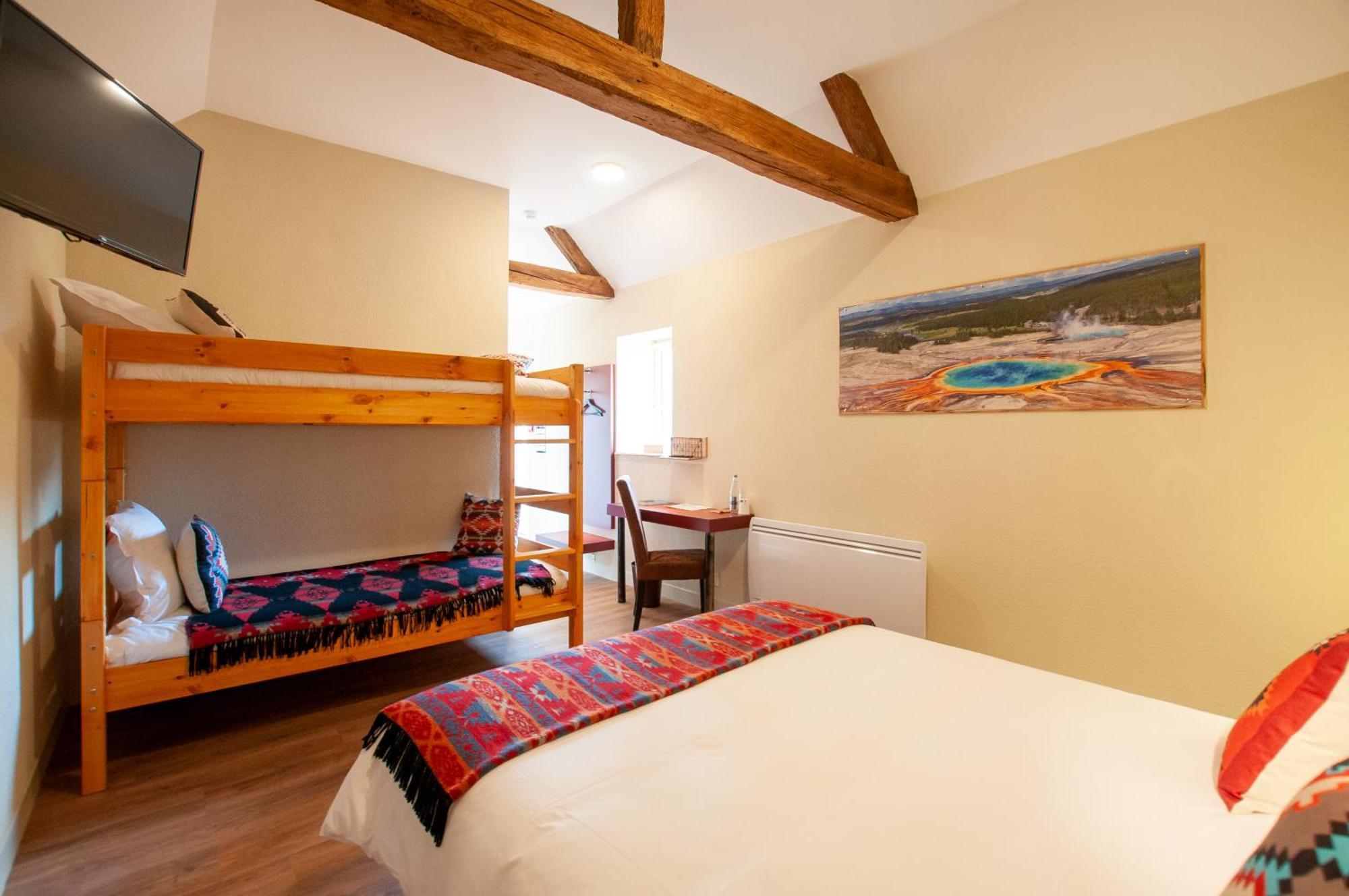 Hotel Le Ranch Brûlon Екстериор снимка