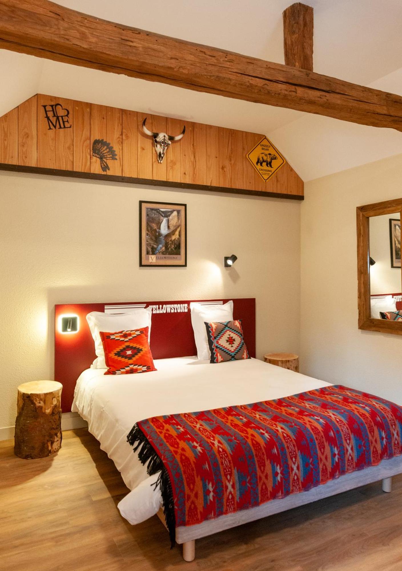 Hotel Le Ranch Brûlon Екстериор снимка