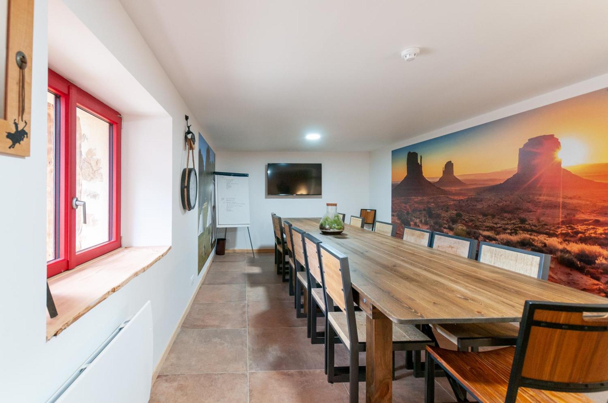 Hotel Le Ranch Brûlon Екстериор снимка